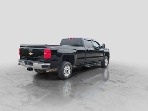 Used 2018 Chevrolet Silverado 2500 LT AWD/4WD image 8