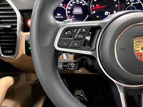 Used 2023 Porsche Cayenne image 22