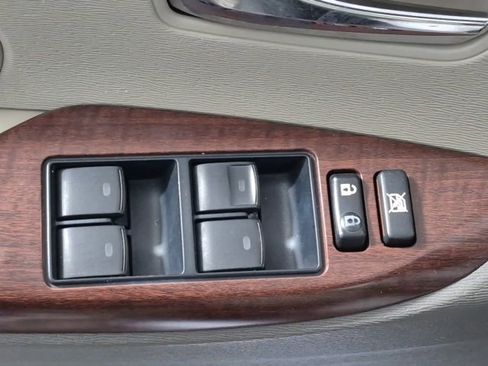 Used 2013 Toyota Sienna XLE image 14