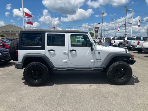 Used 2016 Jeep Wrangler Unlimited Sport w/ Quick Order Package 24S AWD/4WD image 8
