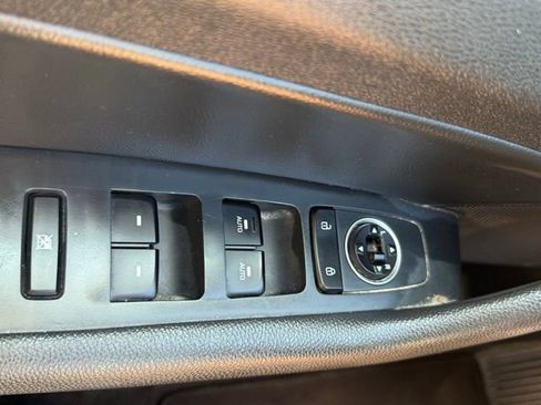 Used 2019 Hyundai Sonata Limited image 19