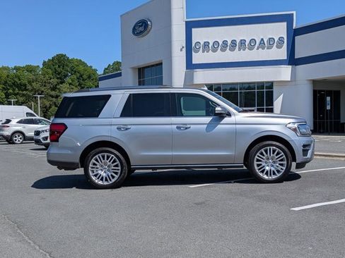 Certified 2024 Ford Expedition Limited image 3