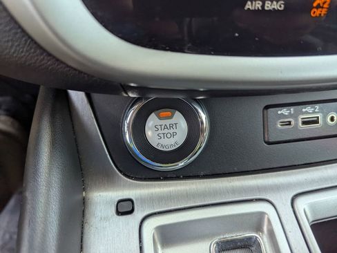 Used 2022 Nissan Murano SL w/ SL Moonroof Package image 17