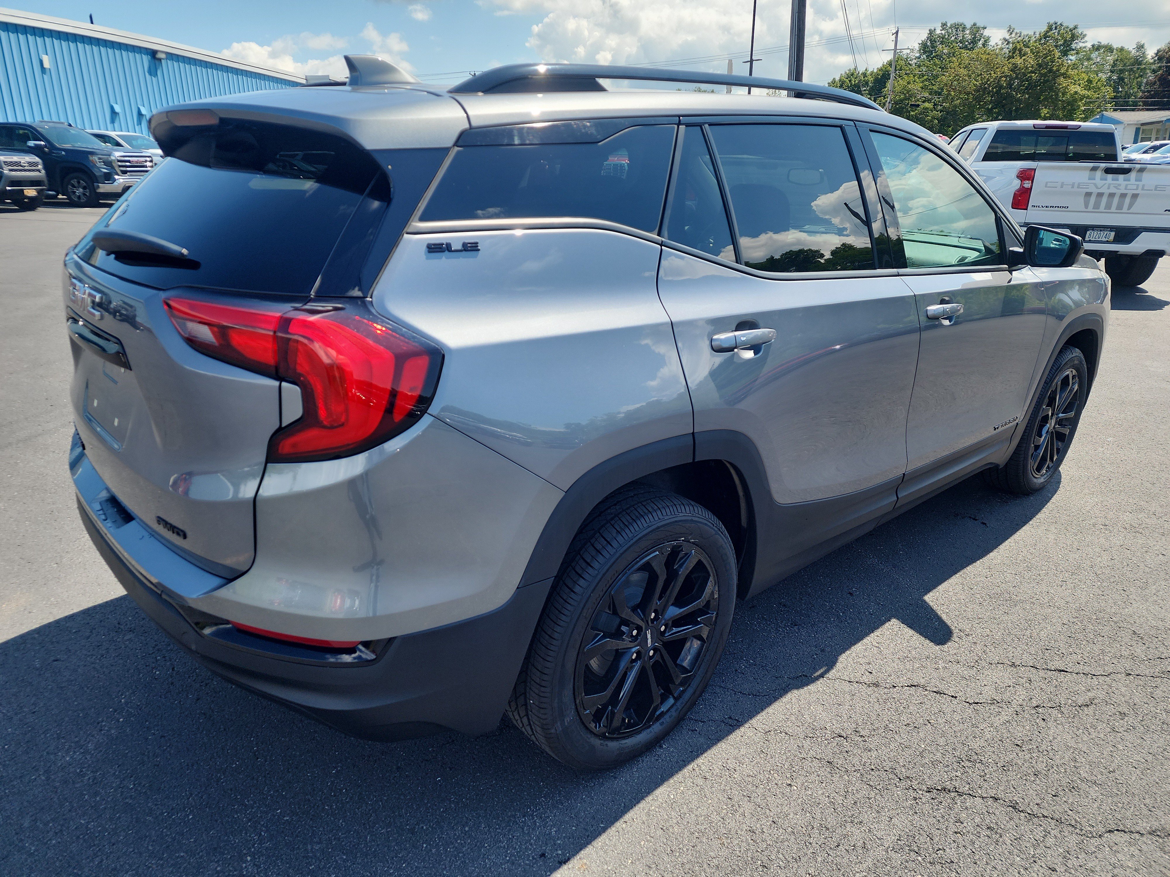 Certified 2021 GMC Terrain SLE w/ Driver Convenience Package AWD/4WD image 8