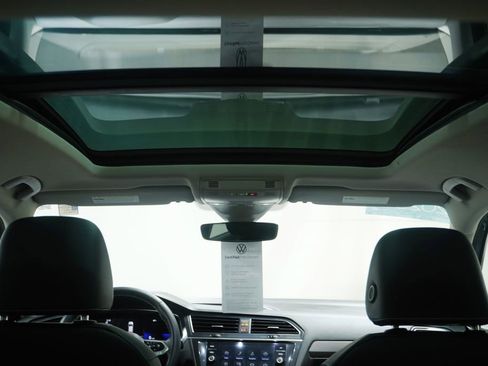 Certified 2023 Volkswagen Tiguan SE w/ Panoramic Sunroof Package image 22