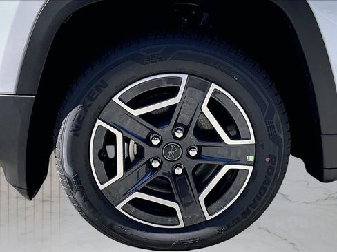 New 2026 Jeep Cherokee Laredo AWD/4WD image 30