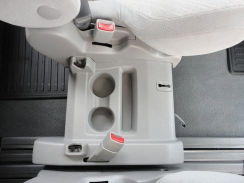 Used 2020 Toyota Sienna LE image 16