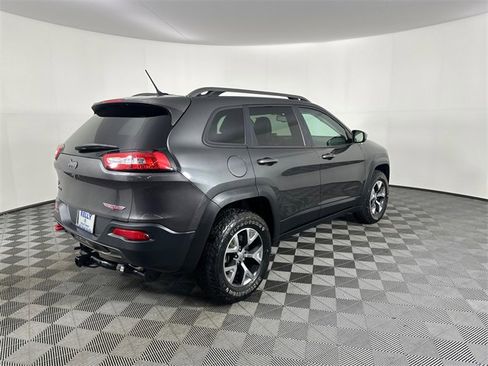 Used 2015 Jeep Cherokee Trailhawk w/ Comfort/Convenience Group image 9