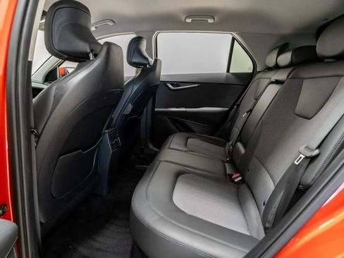 Used 2023 Kia Niro EX FWD image 28