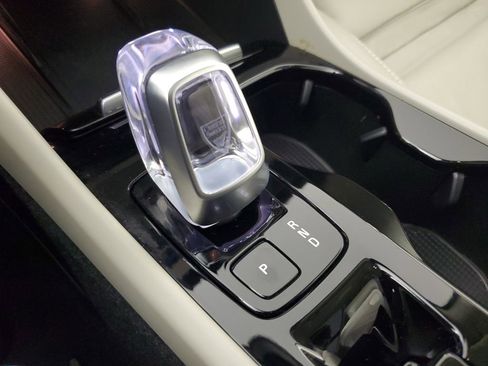 Used 2023 Volvo XC40 B5 Plus w/ Climate Package AWD/4WD image 34