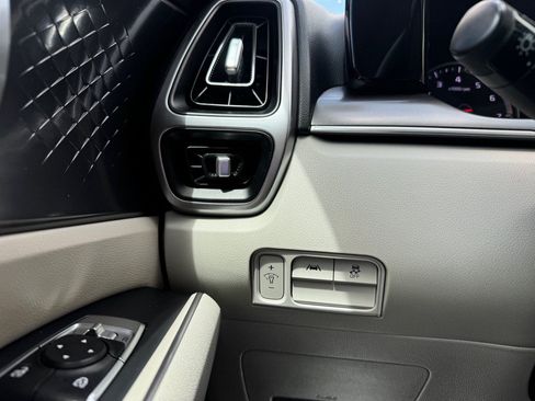 Used 2022 Kia Sorento S w/ Panoramic Sunroof Package FWD image 15