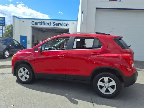 Used 2016 Chevrolet Trax LT w/ LT Convenience Package image 5