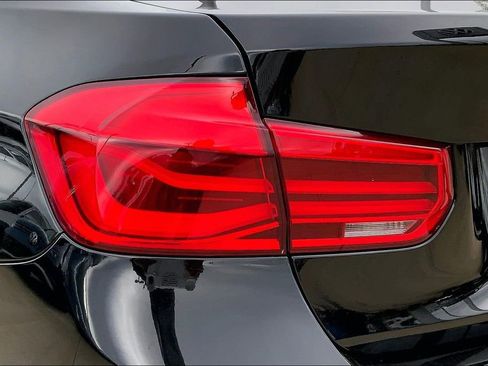 Used 2018 BMW 330e w/ Convenience Package RWD image 30