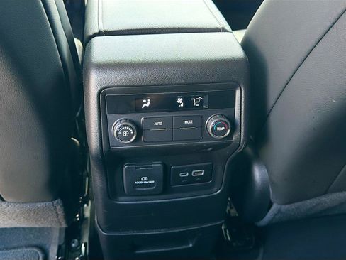 Used 2023 GMC Acadia SLT AWD/4WD image 22