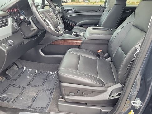 Used 2020 GMC Yukon SLT w/ Open Road Package image 12