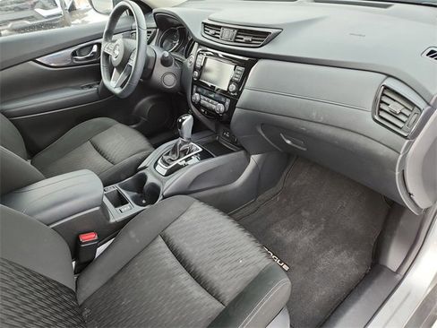 Used 2019 Nissan Rogue SV image 27