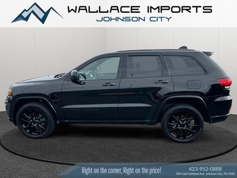 Used 2021 Jeep Grand Cherokee Laredo X image 1