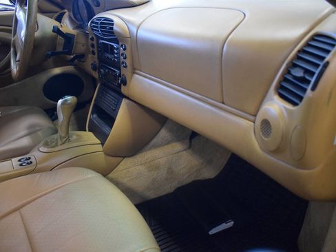 Used 2000 Porsche 911 Carrera image 17