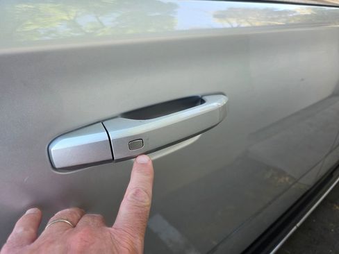 Used 2019 GMC Yukon XL SLT w/ Open Road Package image 32