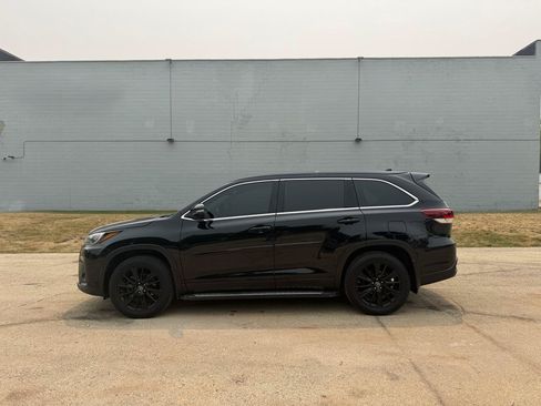 Used 2019 Toyota Highlander SE w/ Protection Package #3 AWD/4WD image 4