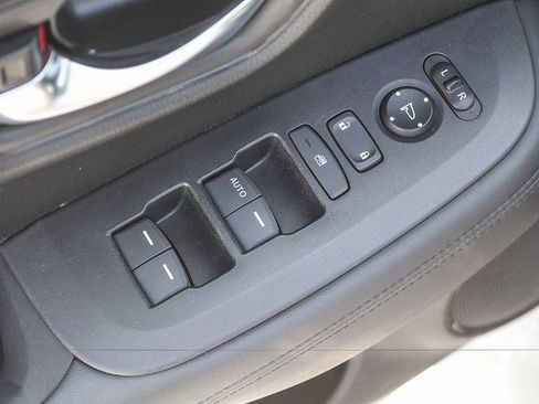 Certified 2024 Honda HR-V LX image 21