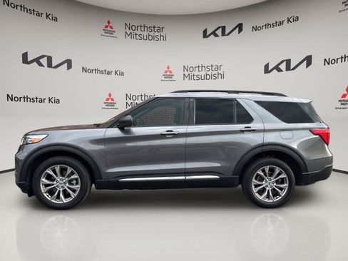 Used 2022 Ford Explorer XLT w/ Equipment Group 202A AWD/4WD image 3