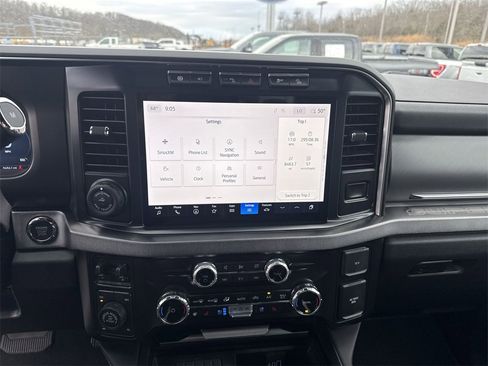 Certified 2024 Ford F350 Platinum w/ Tremor Off-Road Package image 14