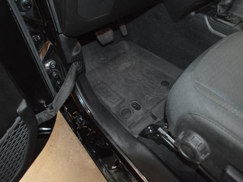 Used 2023 Jeep Wrangler Unlimited w/ Cold Weather Group image 22