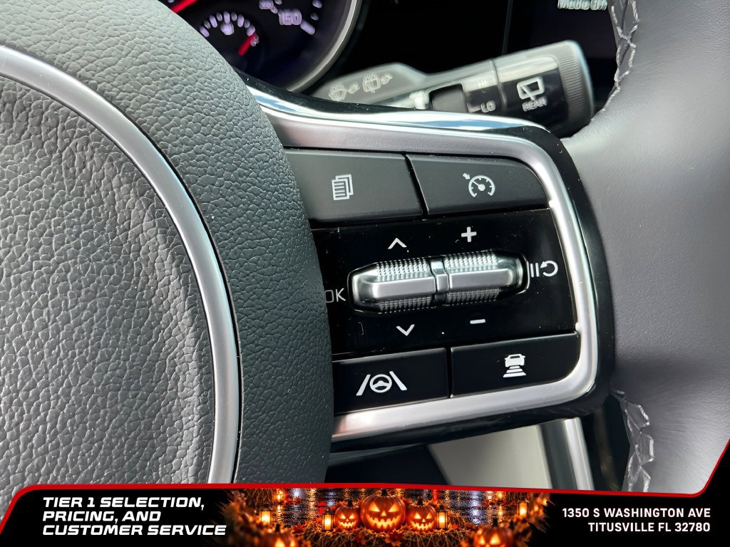 Used 2024 Kia Carnival EX FWD image 30