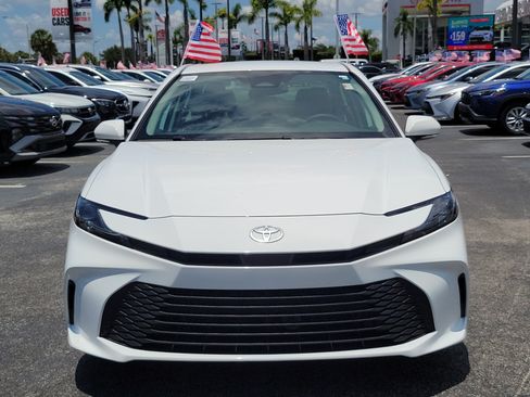 Used 2025 Toyota Camry LE FWD image 4