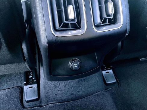 Used 2024 Kia Sorento S image 34