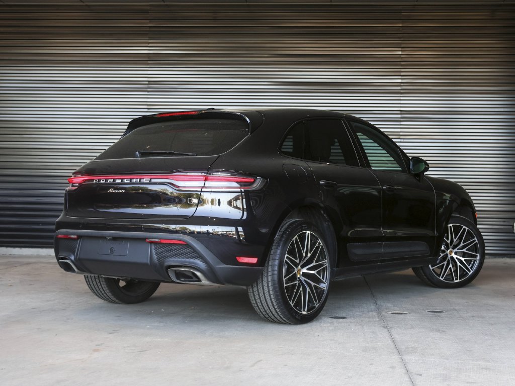Certified 2026 Porsche Macan AWD/4WD image 7