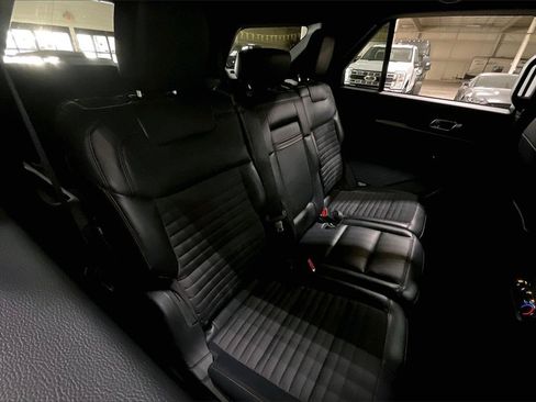 Certified 2025 Ford Explorer ST-Line w/ ST-Line Street Pack image 25