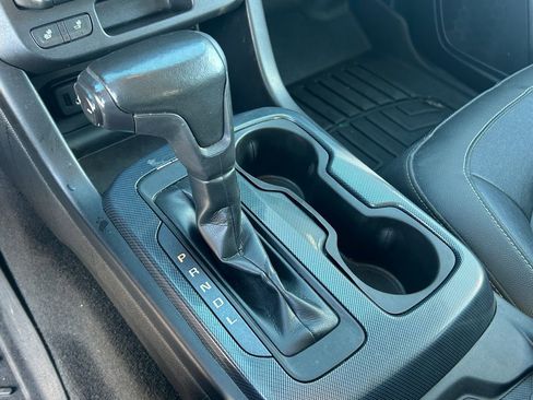 Used 2020 Chevrolet Colorado Z71 AWD/4WD image 17