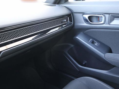Used 2025 Honda Civic Sport image 14