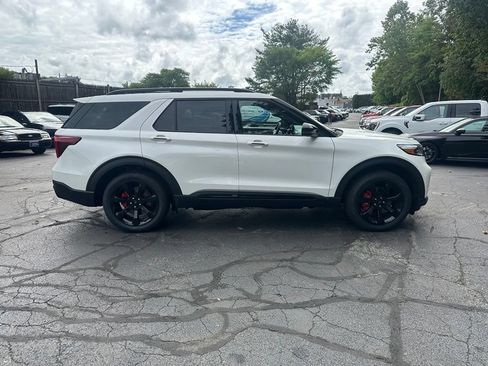 Used 2022 Ford Explorer ST w/ ST Street Pack AWD/4WD image 4
