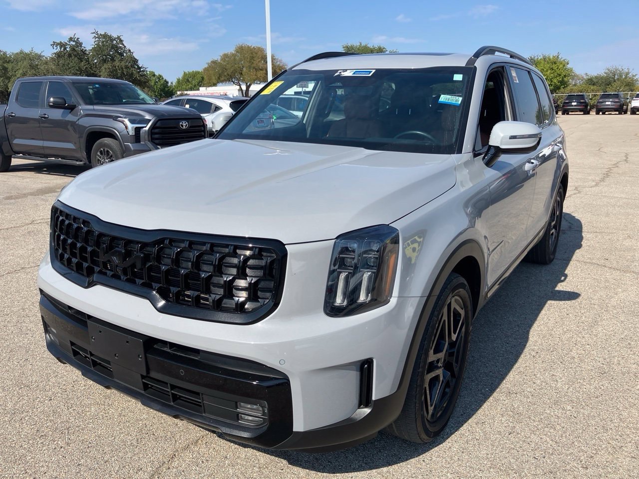 Used 2025 Kia Telluride SX X-Line AWD/4WD image 1