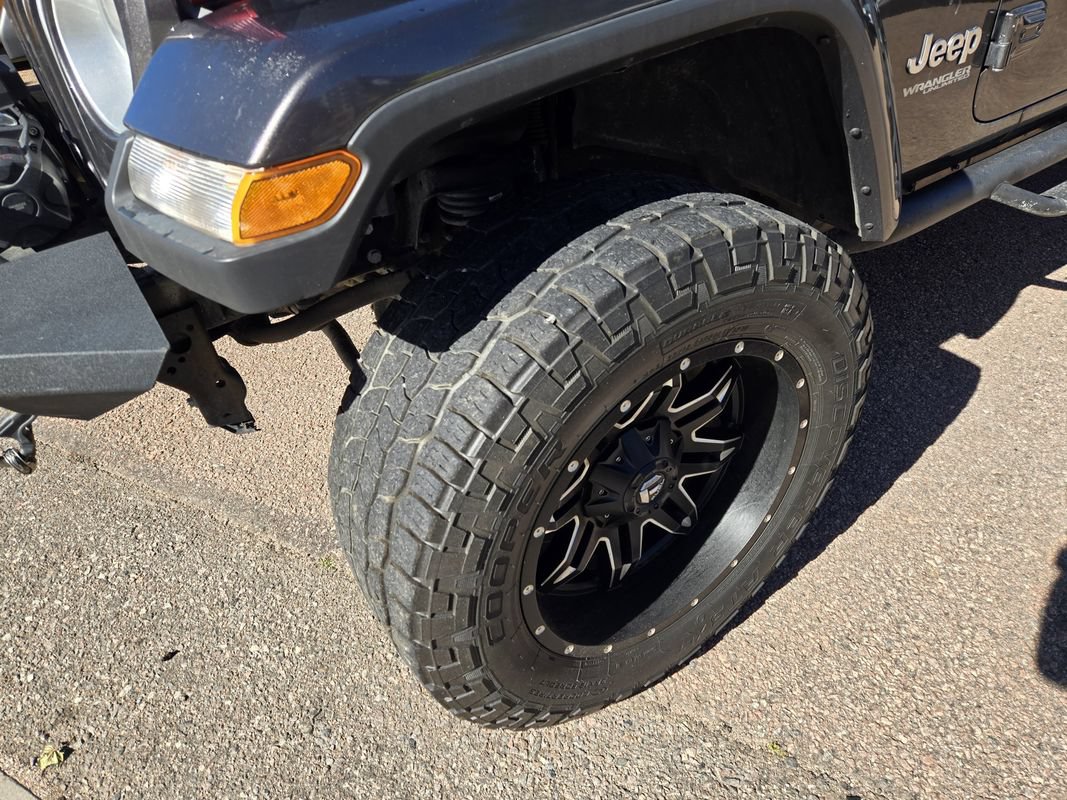 Used 2019 Jeep Wrangler Unlimited Sahara AWD/4WD image 5