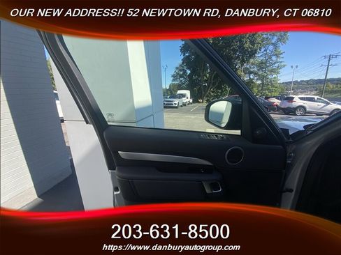 Used 2020 Land Rover Discovery Landmark AWD/4WD image 14
