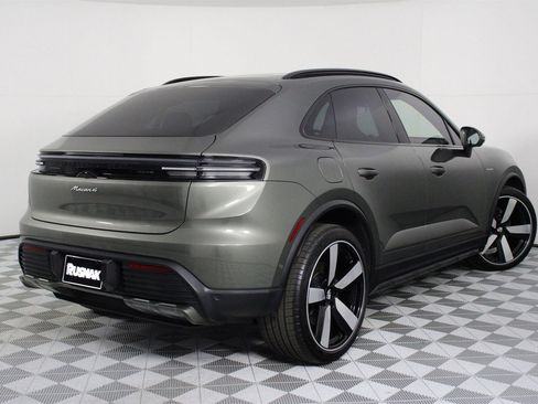 Used 2025 Porsche Macan 4 Electric image 7