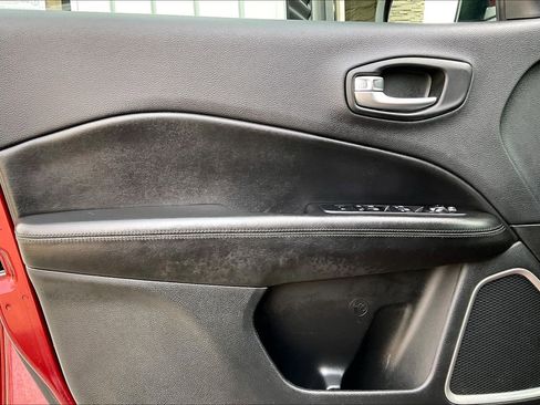 Used 2021 Jeep Compass Latitude image 15