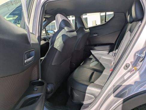 Used 2019 Toyota C-HR Limited FWD image 28