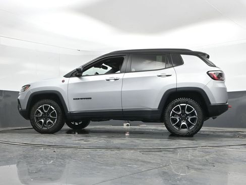 Used 2025 Jeep Compass Trailhawk w/ Trailer Tow Group image 51