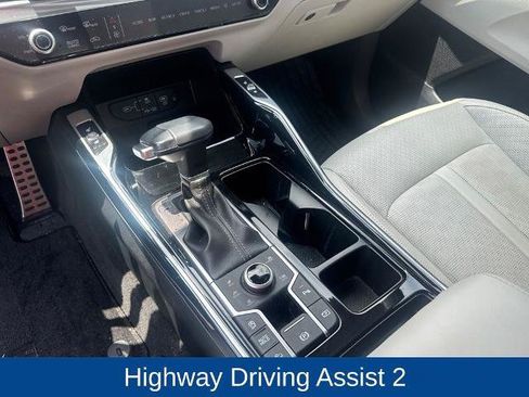 Used 2025 Kia Sorento SX AWD/4WD image 13