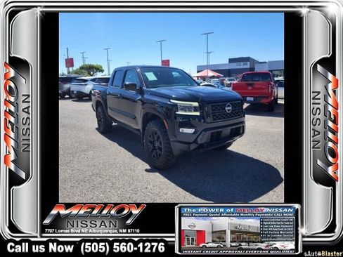 Used 2023 Nissan Frontier SV w/ Midnight Edition Package image 4