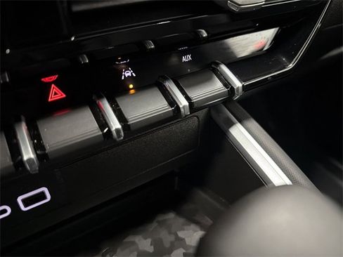 Certified 2025 Chevrolet Colorado Z71 w/ Technology Package image 29