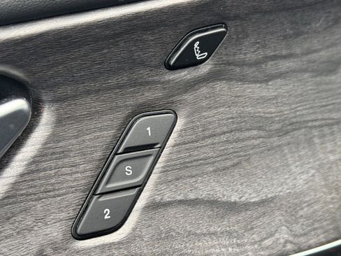 Used 2022 Jeep Grand Cherokee L Overland w/ Advanced Protech Group III image 32