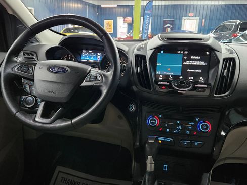 Used 2017 Ford Escape Titanium image 40