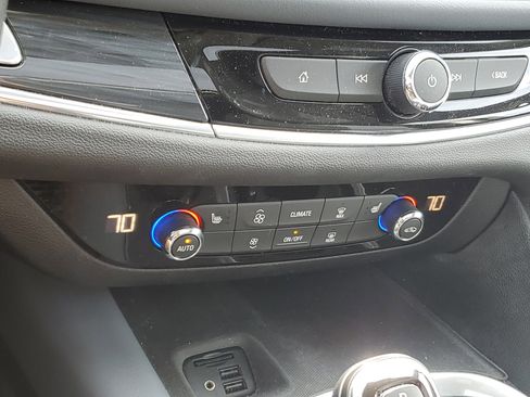 Used 2020 Buick Enclave Essence w/ Sport Touring Edition image 21