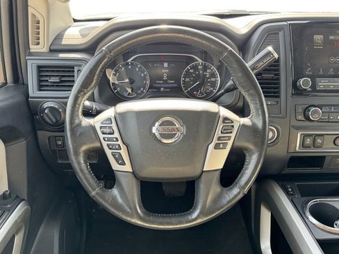 Used 2022 Nissan Titan SV w/ SV Convenience Package image 13